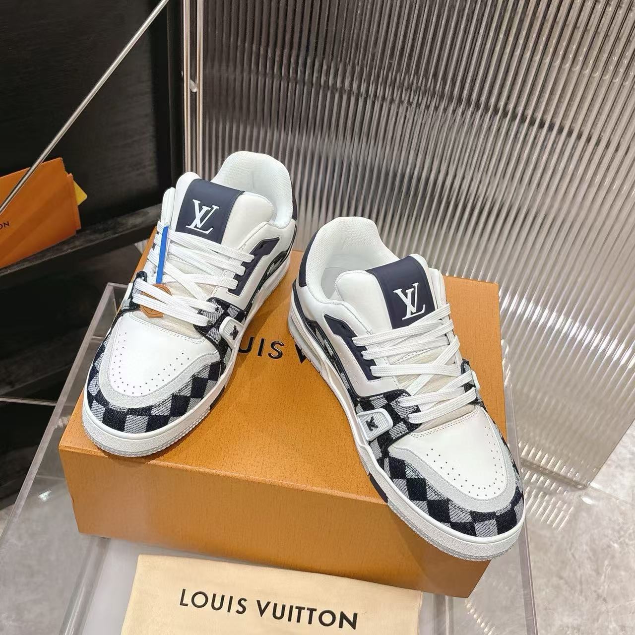 LVの高品質チェック柄カジュアルスポーツシューズ【50％割引+送料無料】