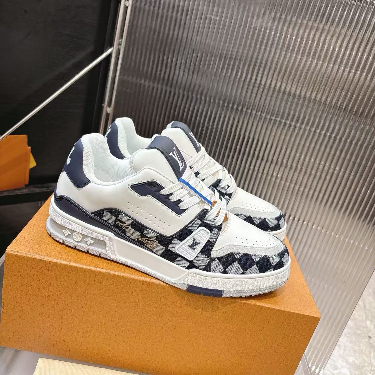 LVの高品質チェック柄カジュアルスポーツシューズ【50％割引+送料無料】