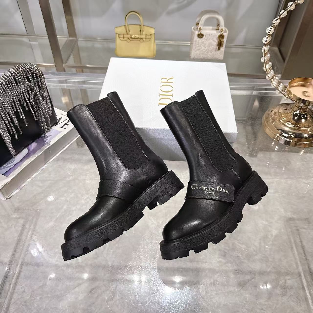 DI0Rの高品質レタードアンクルブーツ【50％割引+送料無料】