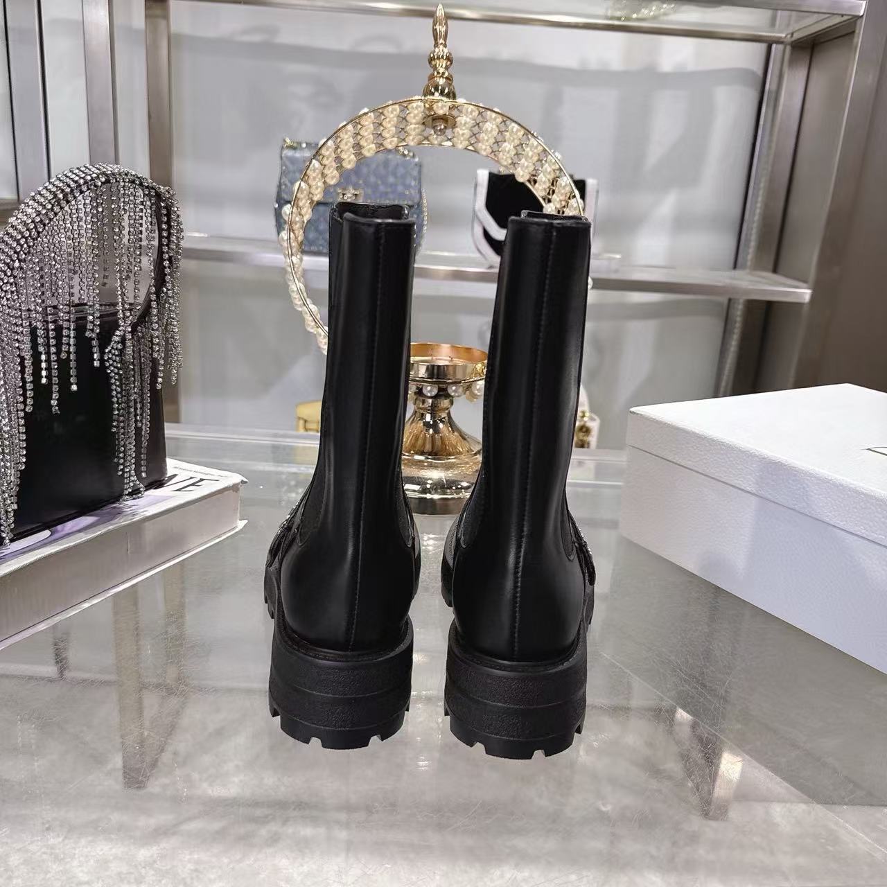 DI0Rの高品質レタードアンクルブーツ【50％割引+送料無料】