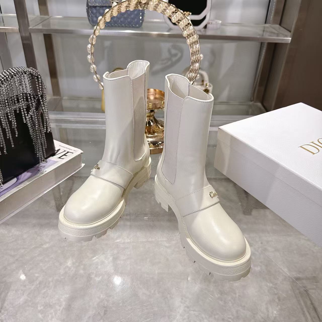 DI0Rの高品質レタードアンクルブーツ【50％割引+送料無料】