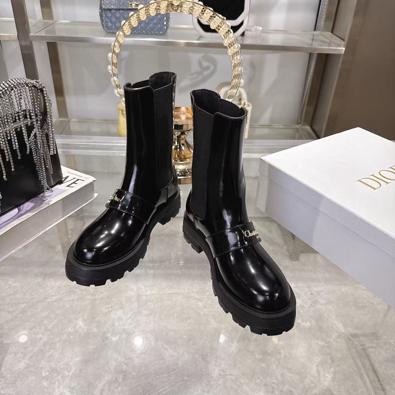 DI0Rの高品質レタードアンクルブーツ【50％割引+送料無料】