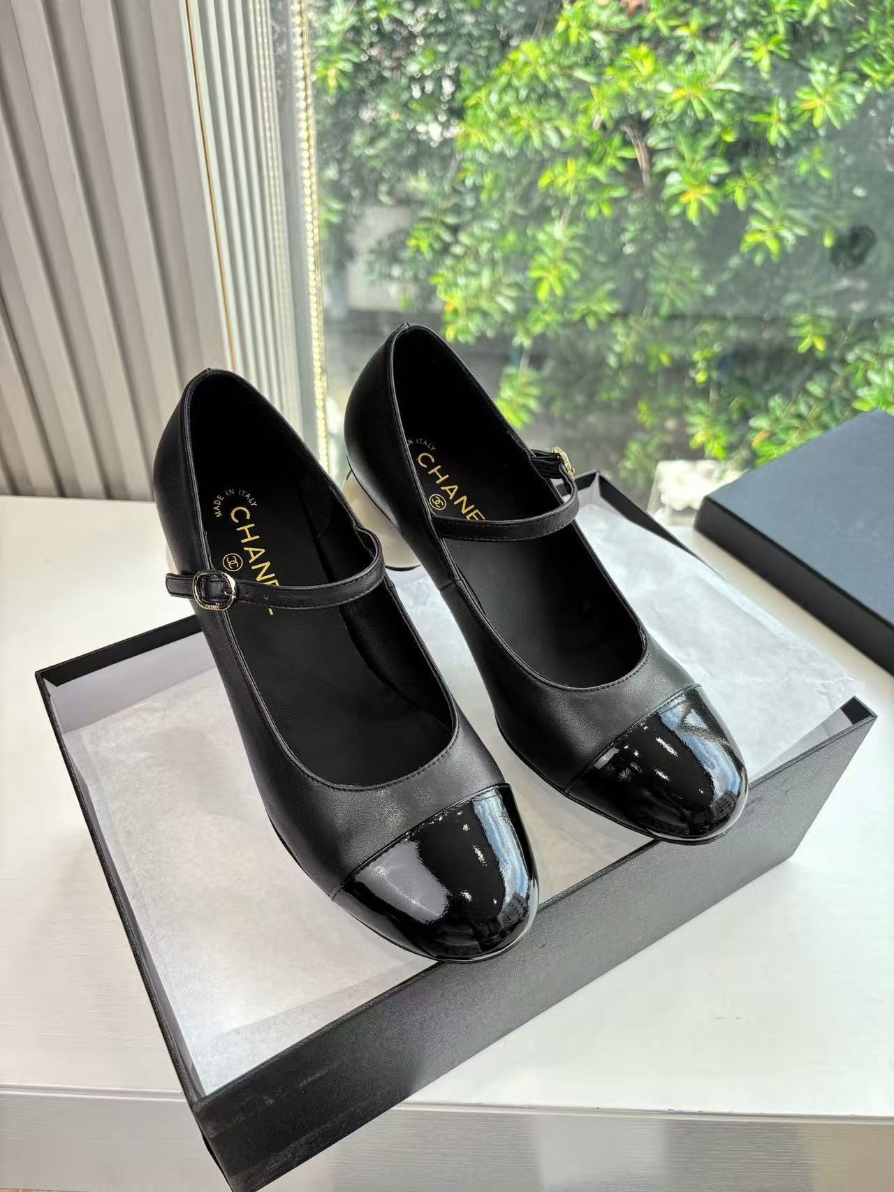 CHANE1 高品質ダブルCパールローヒール【50％割引+送料無料】