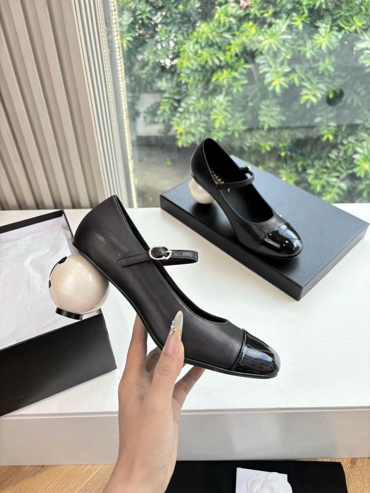 CHANE1 高品質ダブルCパールローヒール【50％割引+送料無料】