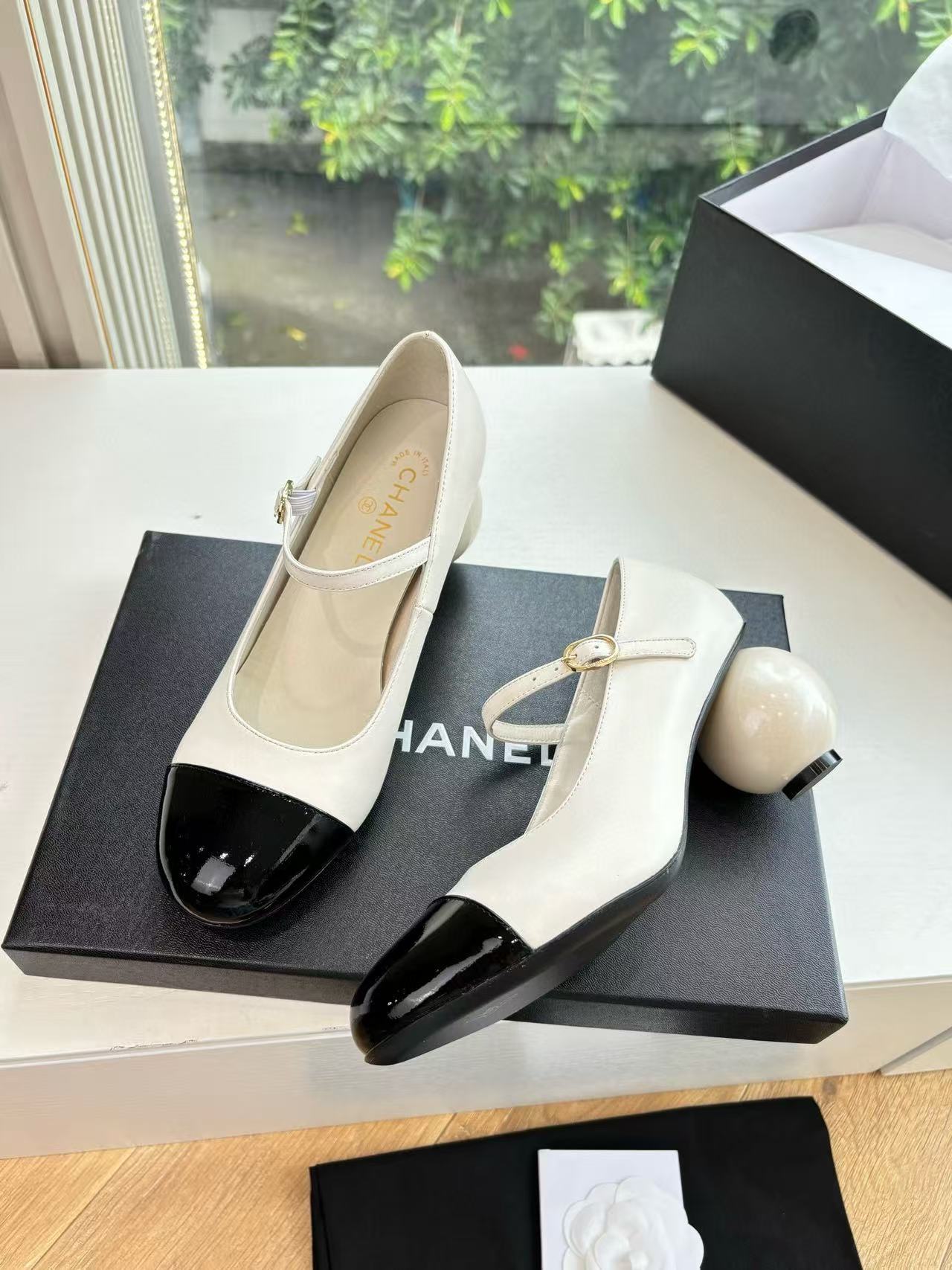 CHANE1 高品質ダブルCパールローヒール【50％割引+送料無料】