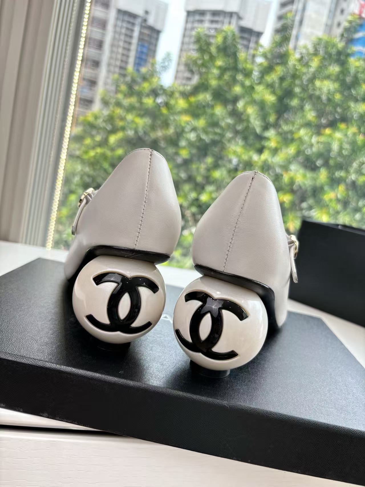 CHANE1 高品質ダブルCパールローヒール【50％割引+送料無料】