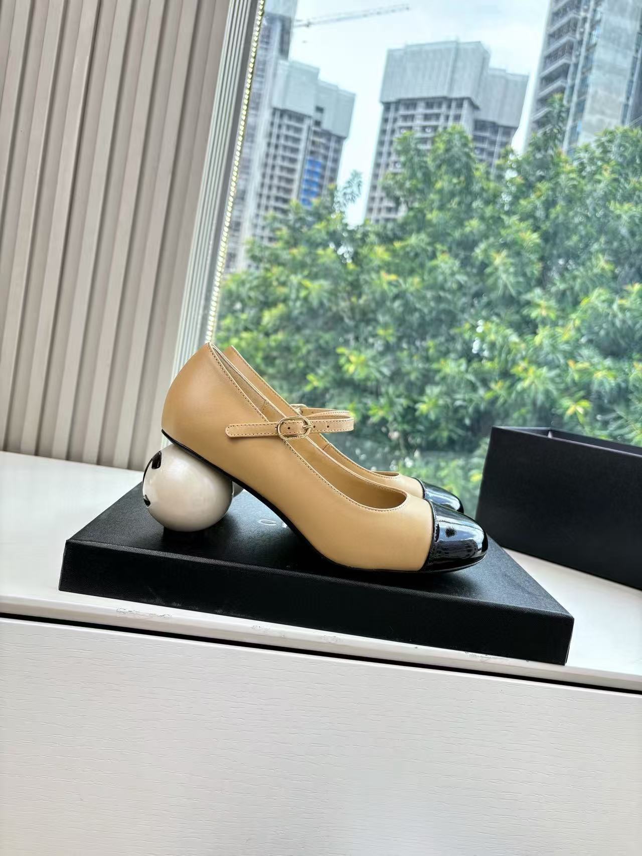 CHANE1 高品質ダブルCパールローヒール【50％割引+送料無料】