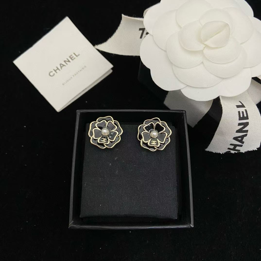 CHANE1 ブラックカメリアイヤリング【50％割引+送料無料】