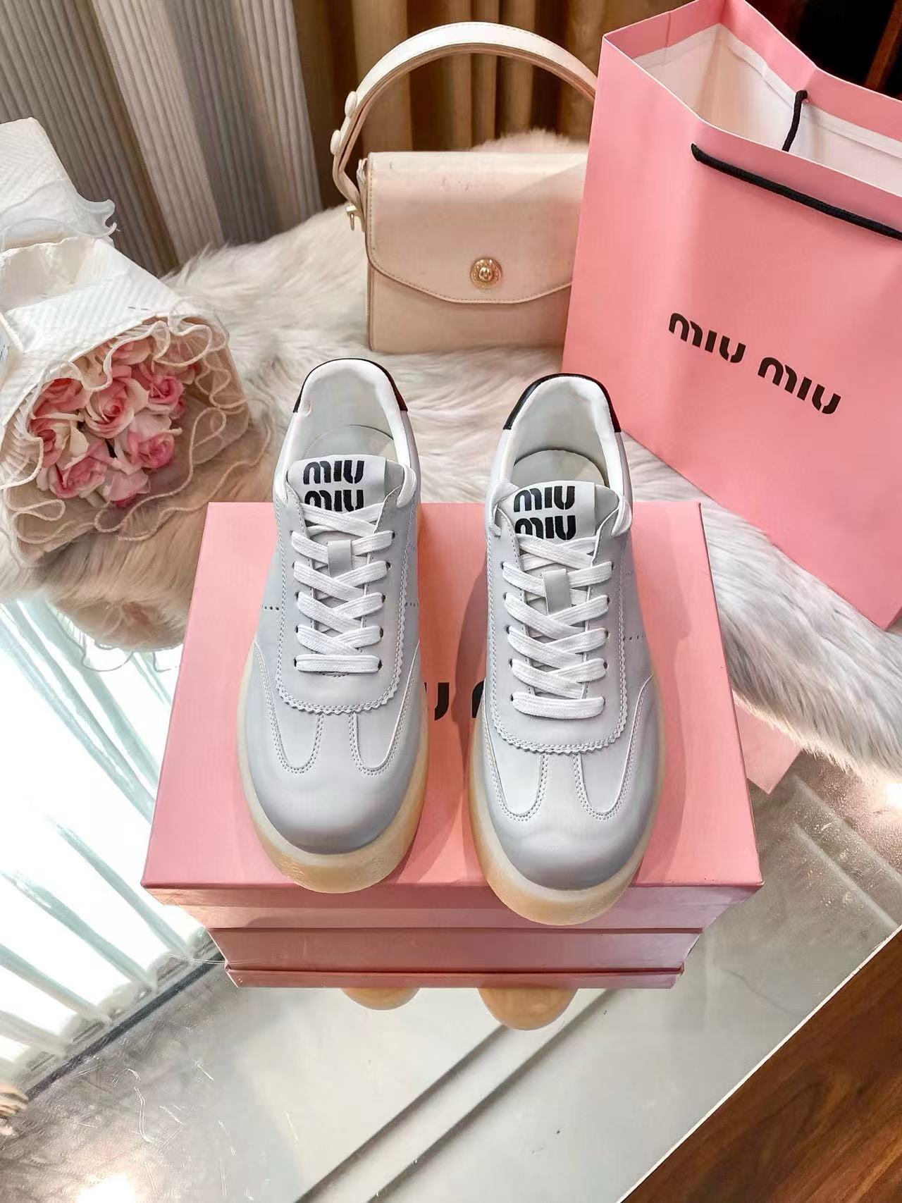 M1UM1U 厚底カジュアルスポーツシューズ【50％割引+送料無料】