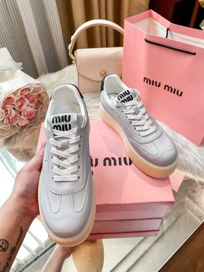 M1UM1U 厚底カジュアルスポーツシューズ【50％割引+送料無料】