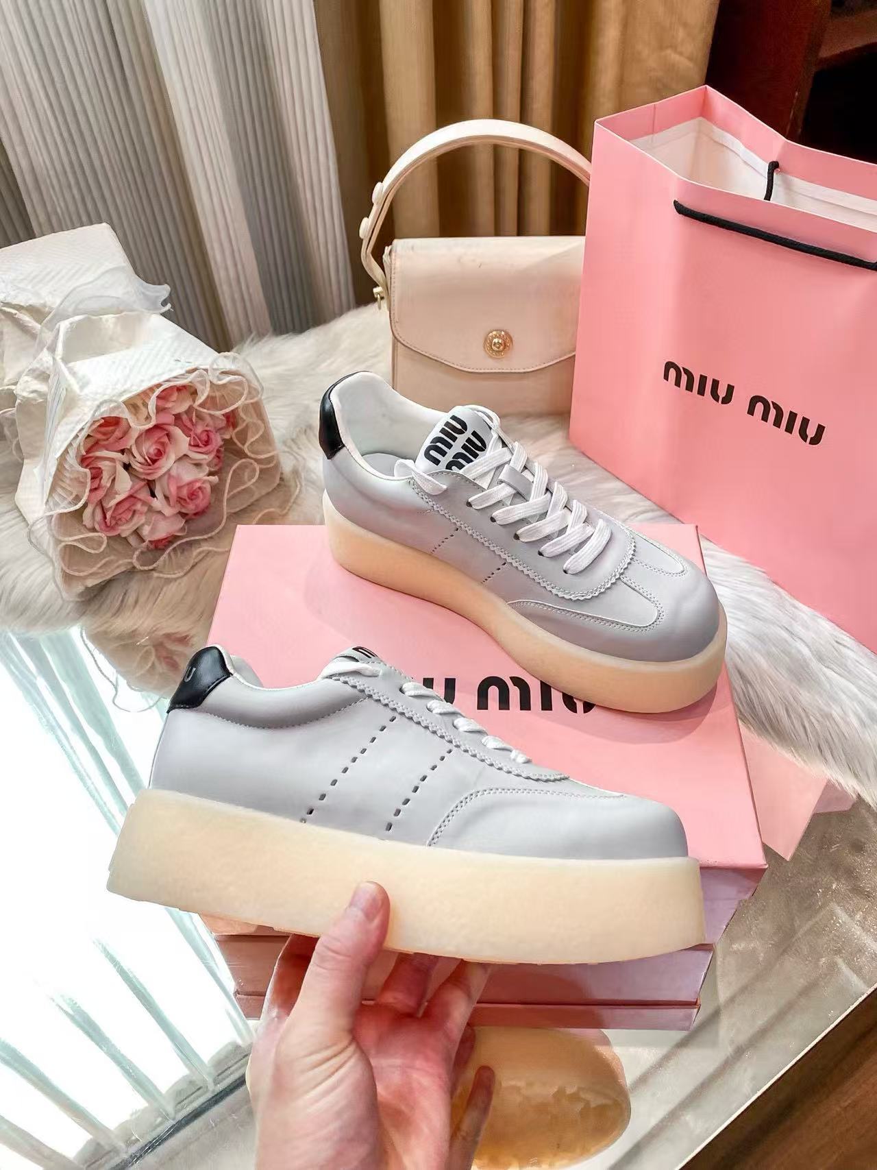 M1UM1U 厚底カジュアルスポーツシューズ【50％割引+送料無料】