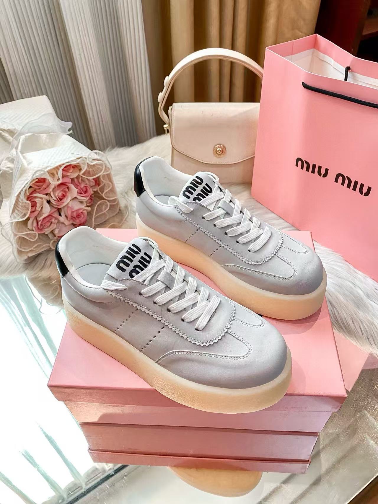 M1UM1U 厚底カジュアルスポーツシューズ【50％割引+送料無料】