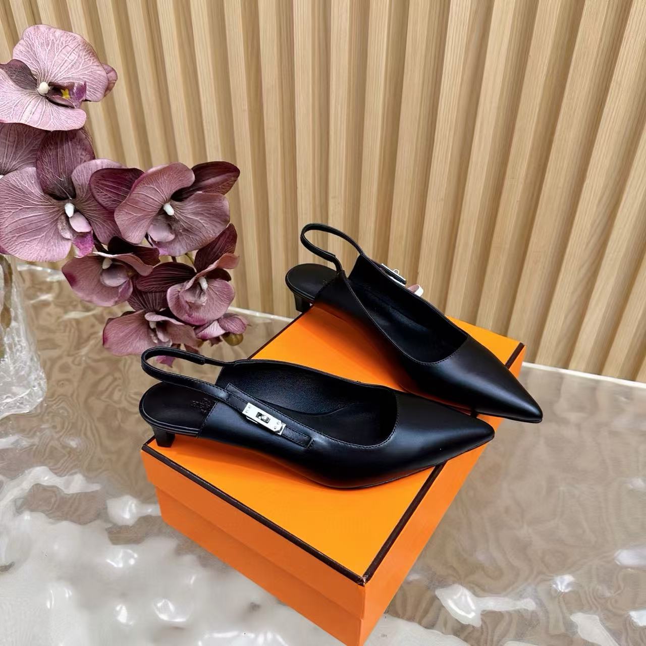 HERME5 高品質クラシックケリーバックルローヒール【50％割引+送料無料】