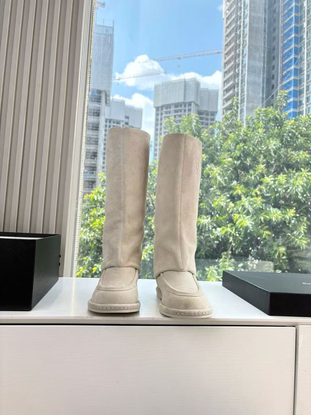 CHANE1高品質のダブルCヌバックレザーハイブーツ【50％割引+送料無料】