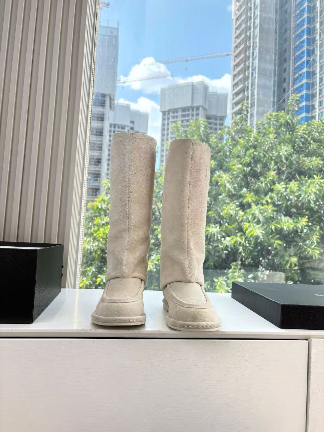 CHANE1高品質のダブルCヌバックレザーハイブーツ【50％割引+送料無料】