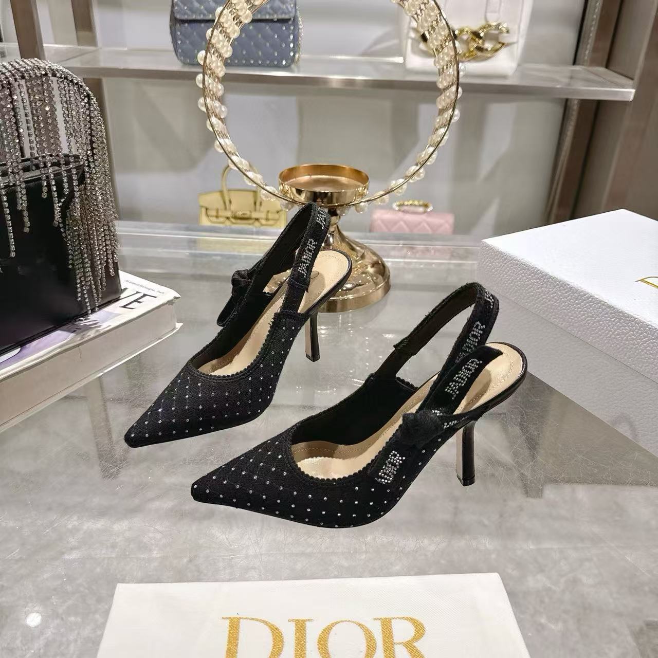 DI0Rの高品質ラインストーンポインテッドサンダル【50％割引+送料無料】