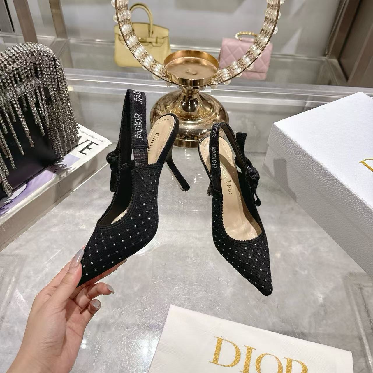 DI0Rの高品質ラインストーンポインテッドサンダル【50％割引+送料無料】