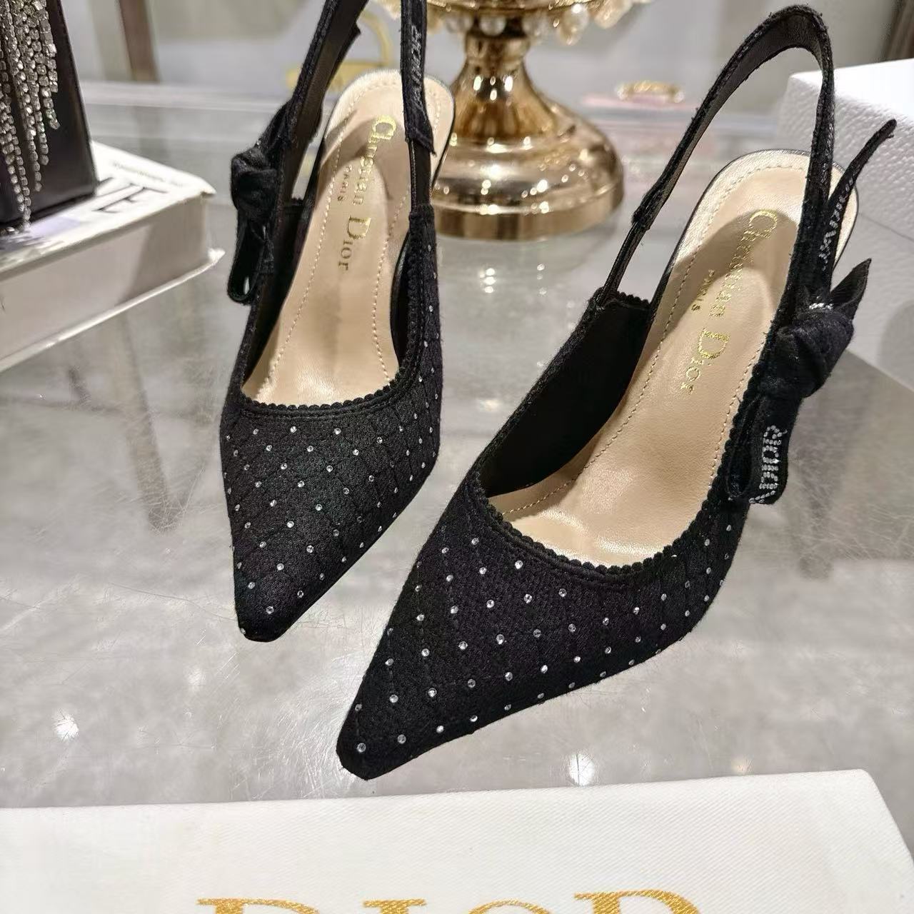 DI0Rの高品質ラインストーンポインテッドサンダル【50％割引+送料無料】