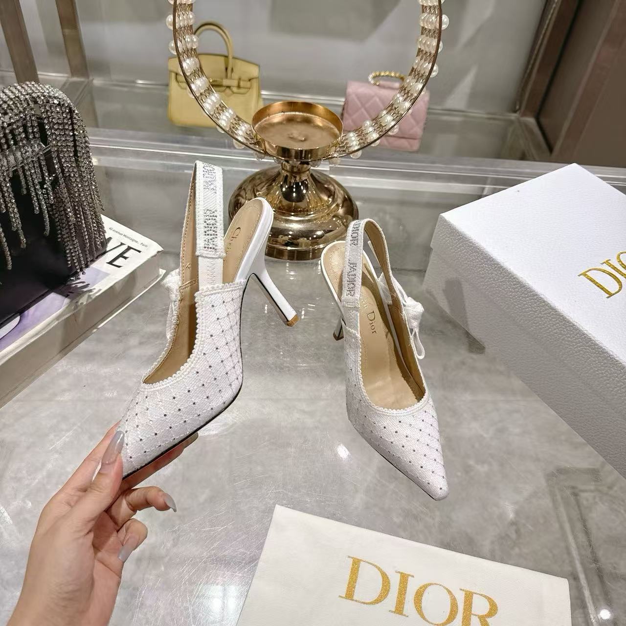 DI0Rの高品質ラインストーンポインテッドサンダル【50％割引+送料無料】