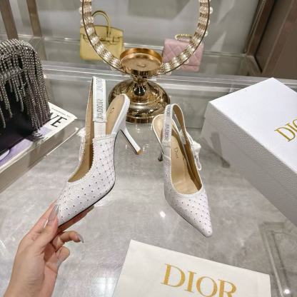 DI0Rの高品質ラインストーンポインテッドサンダル【50％割引+送料無料】