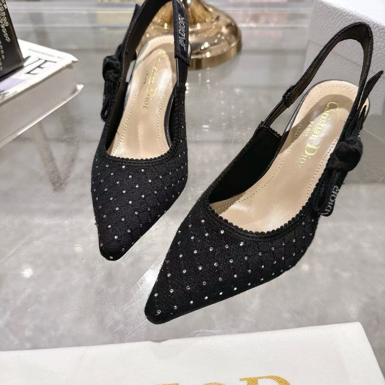 DI0Rの高品質ポインテッドラインストーンローヒール【50％割引+送料無料】