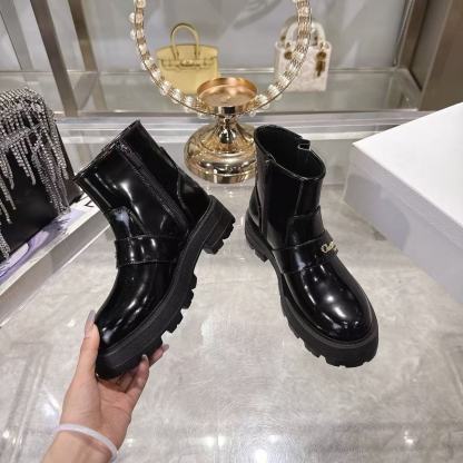 DI0Rの高品質レタードレザーアンクルブーツ【50％割引+送料無料】