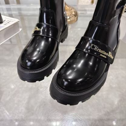 DI0Rの高品質レタードレザーアンクルブーツ【50％割引+送料無料】