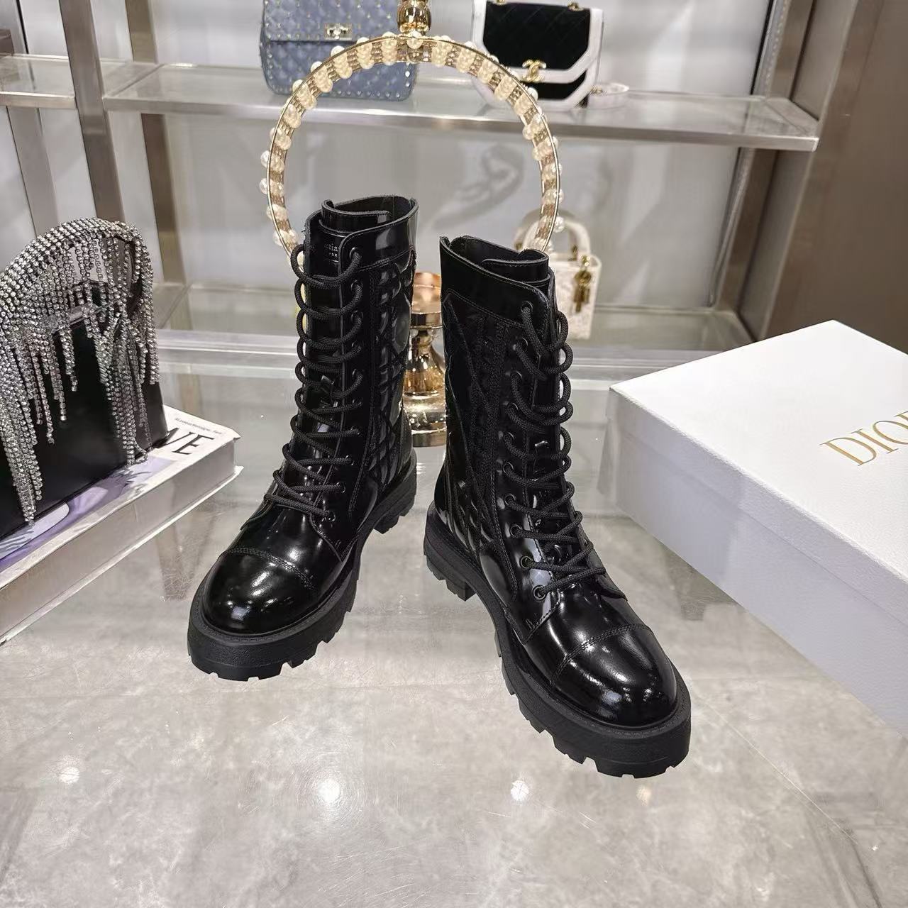 DI0Rの高品質レースアップアンクルブーツ【50％割引+送料無料】