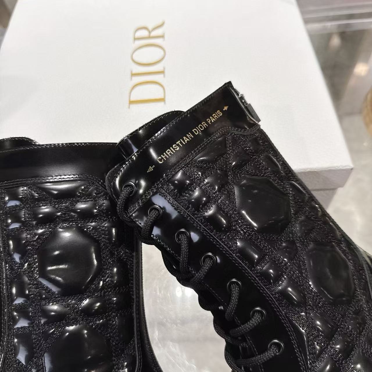 DI0Rの高品質レースアップアンクルブーツ【50％割引+送料無料】