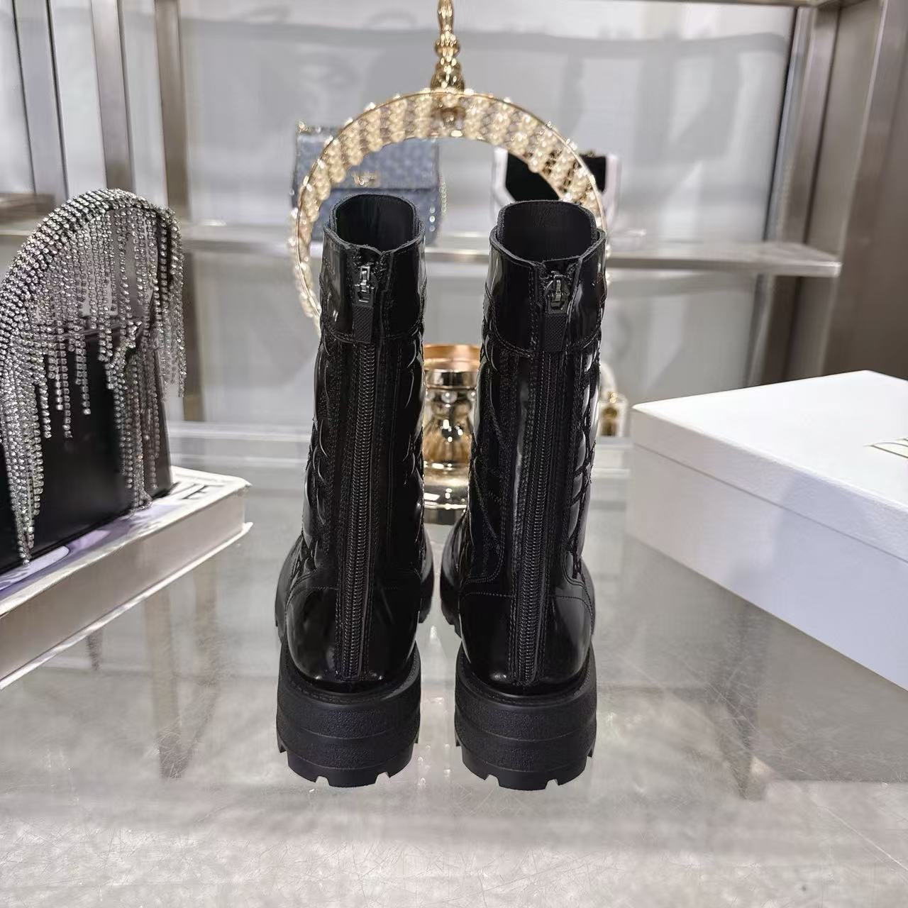 DI0Rの高品質レースアップアンクルブーツ【50％割引+送料無料】