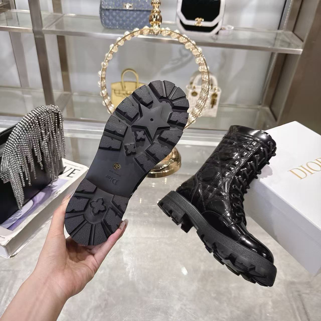 DI0Rの高品質レースアップアンクルブーツ【50％割引+送料無料】