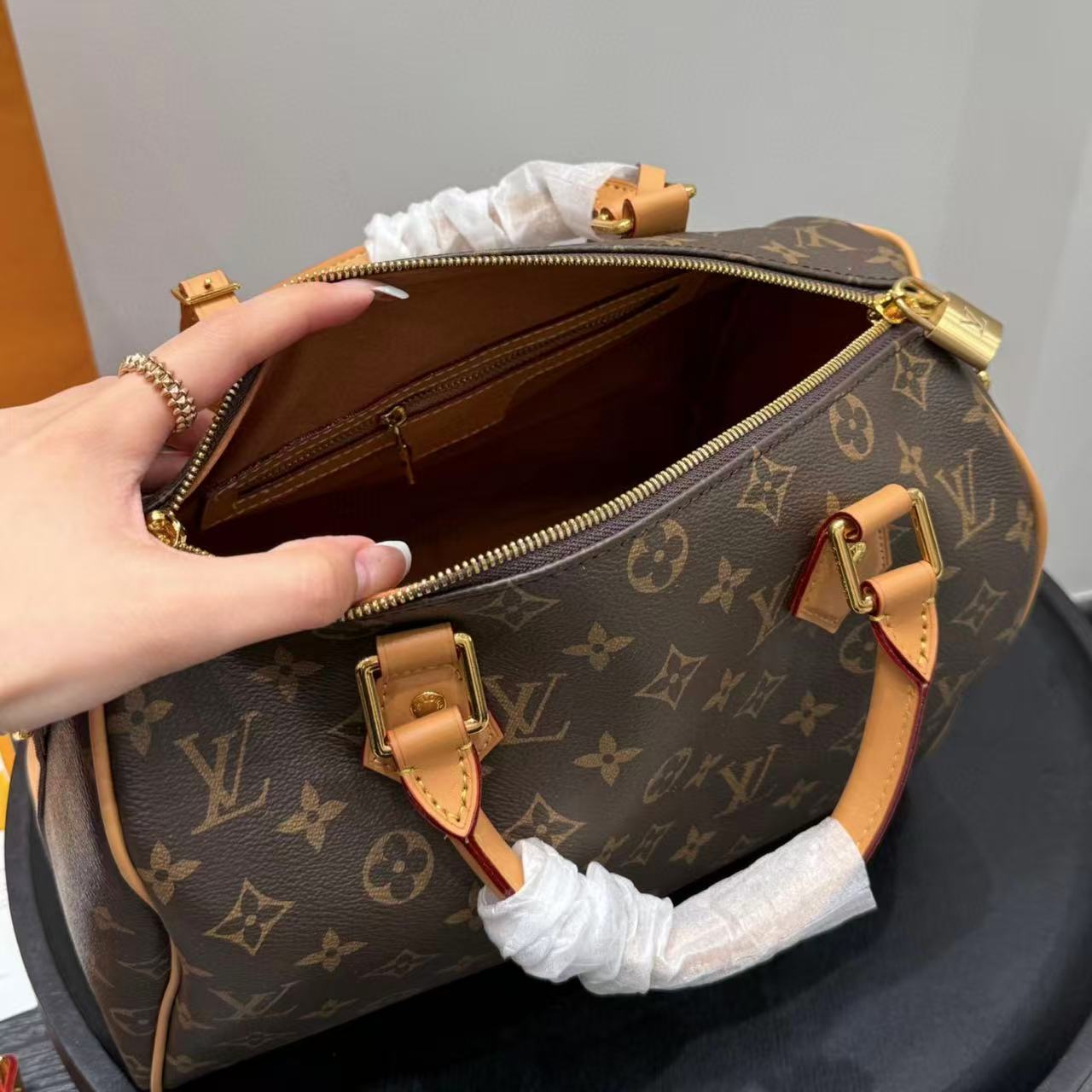 LVクラシックトラベルバッグ【50％割引+送料無料】