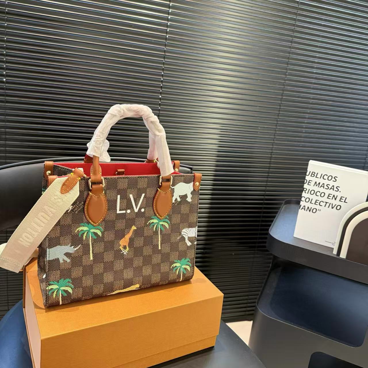 LVアニマルトートバッグ【50％割引+送料無料】