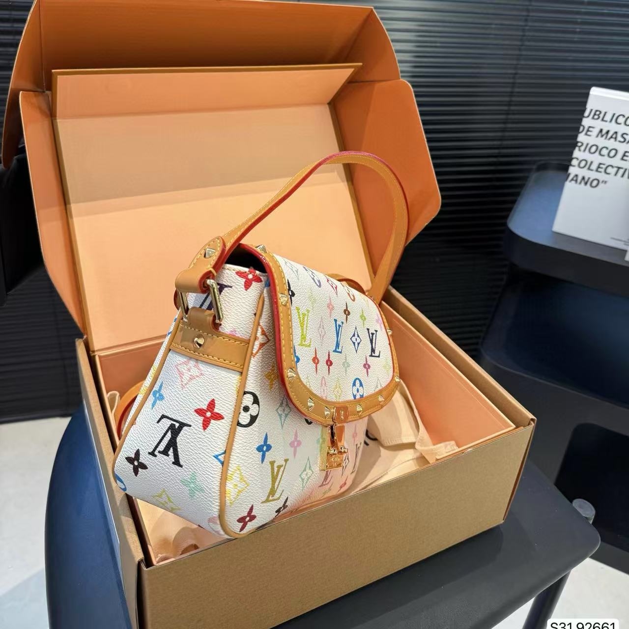 LVプリントのアンダーアームバッグ【50％割引+送料無料】