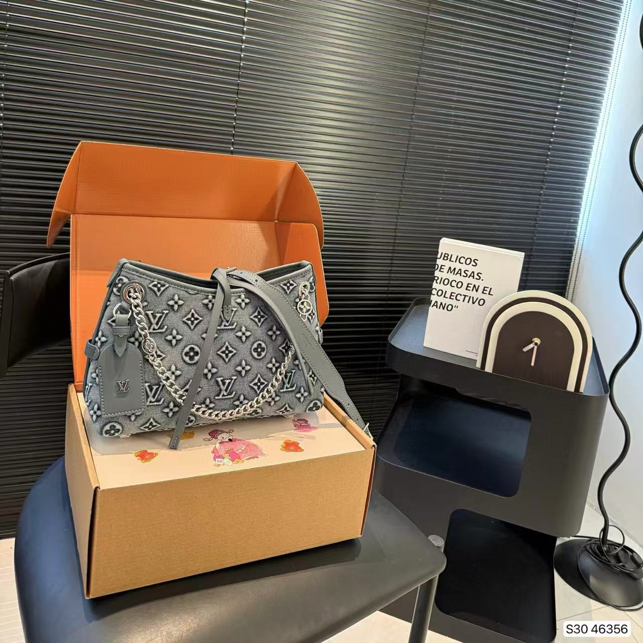 LV carryall刺繍入り脇下バッグ【50％割引+送料無料】