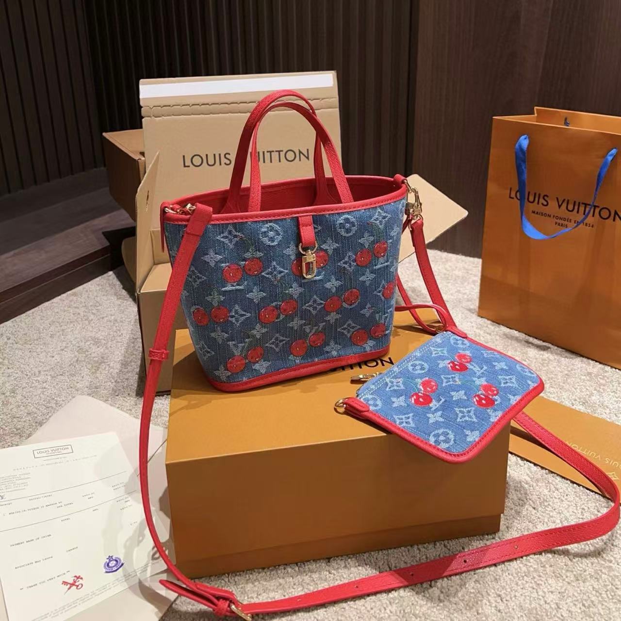 LVチェリーデニムハンドバッグ【50％割引+送料無料】