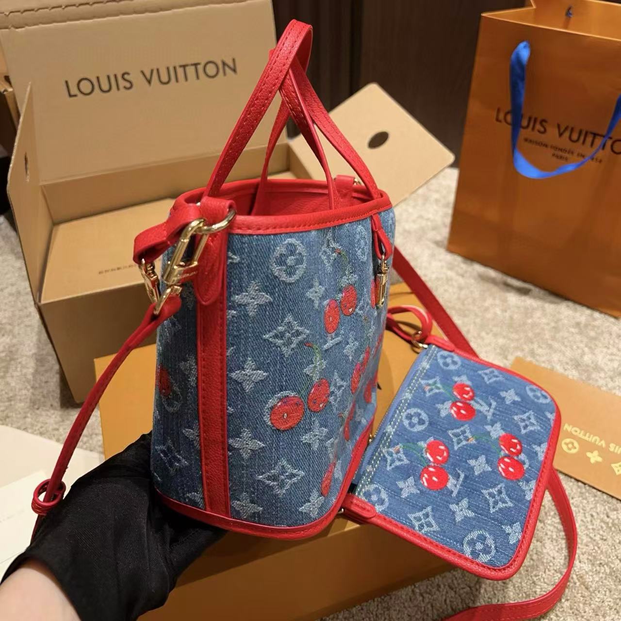 LVチェリーデニムハンドバッグ【50％割引+送料無料】