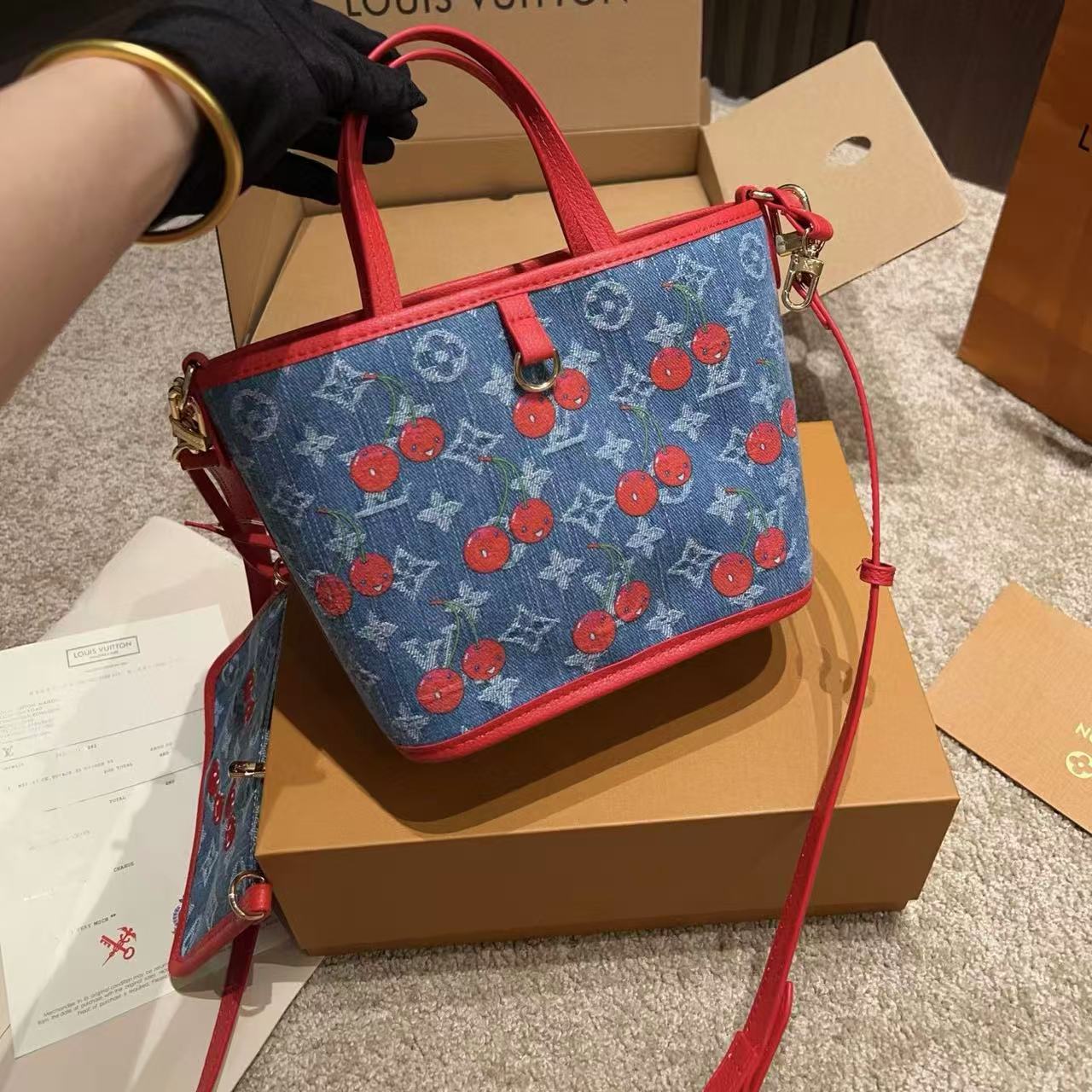 LVチェリーデニムハンドバッグ【50％割引+送料無料】