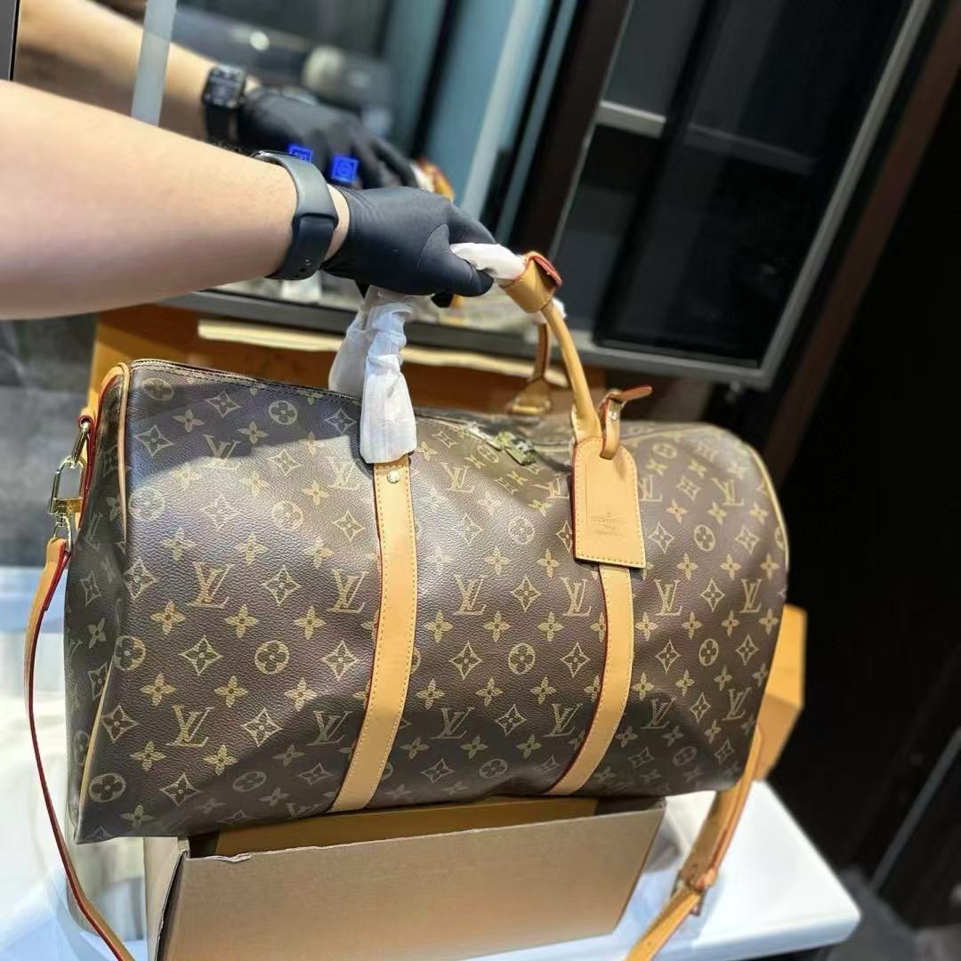 LVモノグラムトラベルバッグ【50％割引+送料無料】