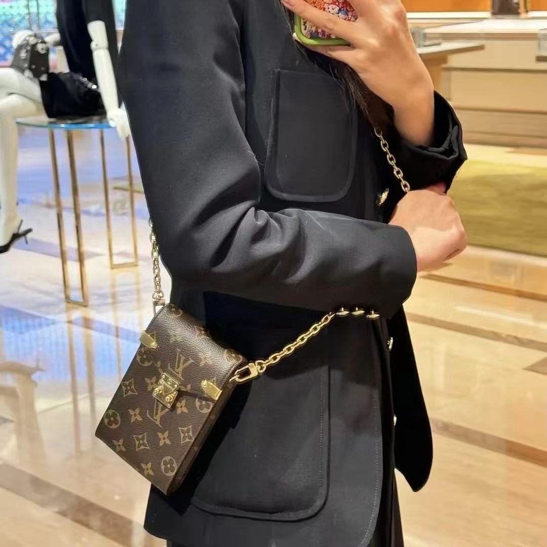 LVモノグラムの携帯電話バッグ【50％割引+送料無料】