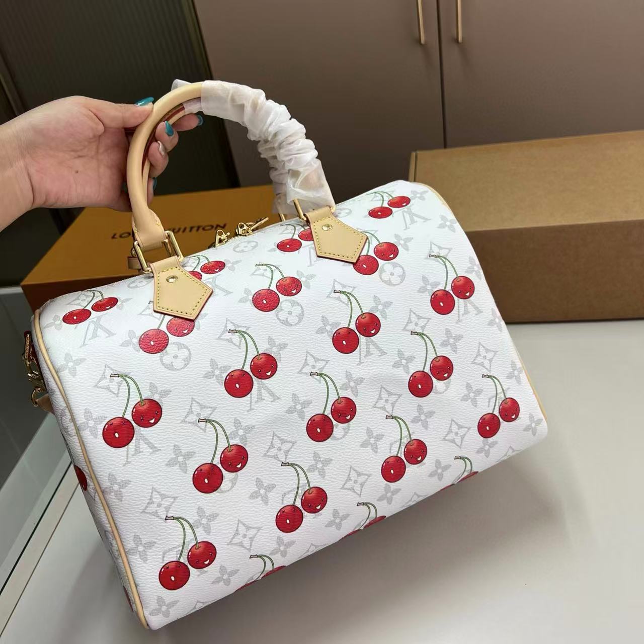 LVチェリーハンドバッグ【50％割引+送料無料】