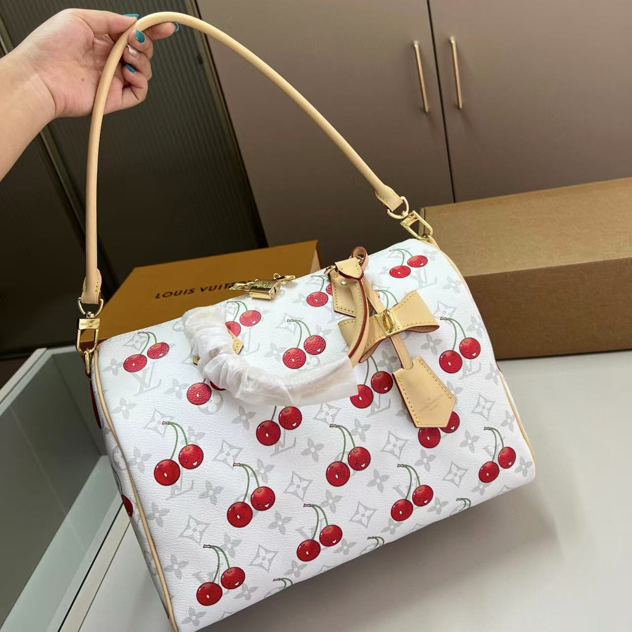 LVチェリーハンドバッグ【50％割引+送料無料】