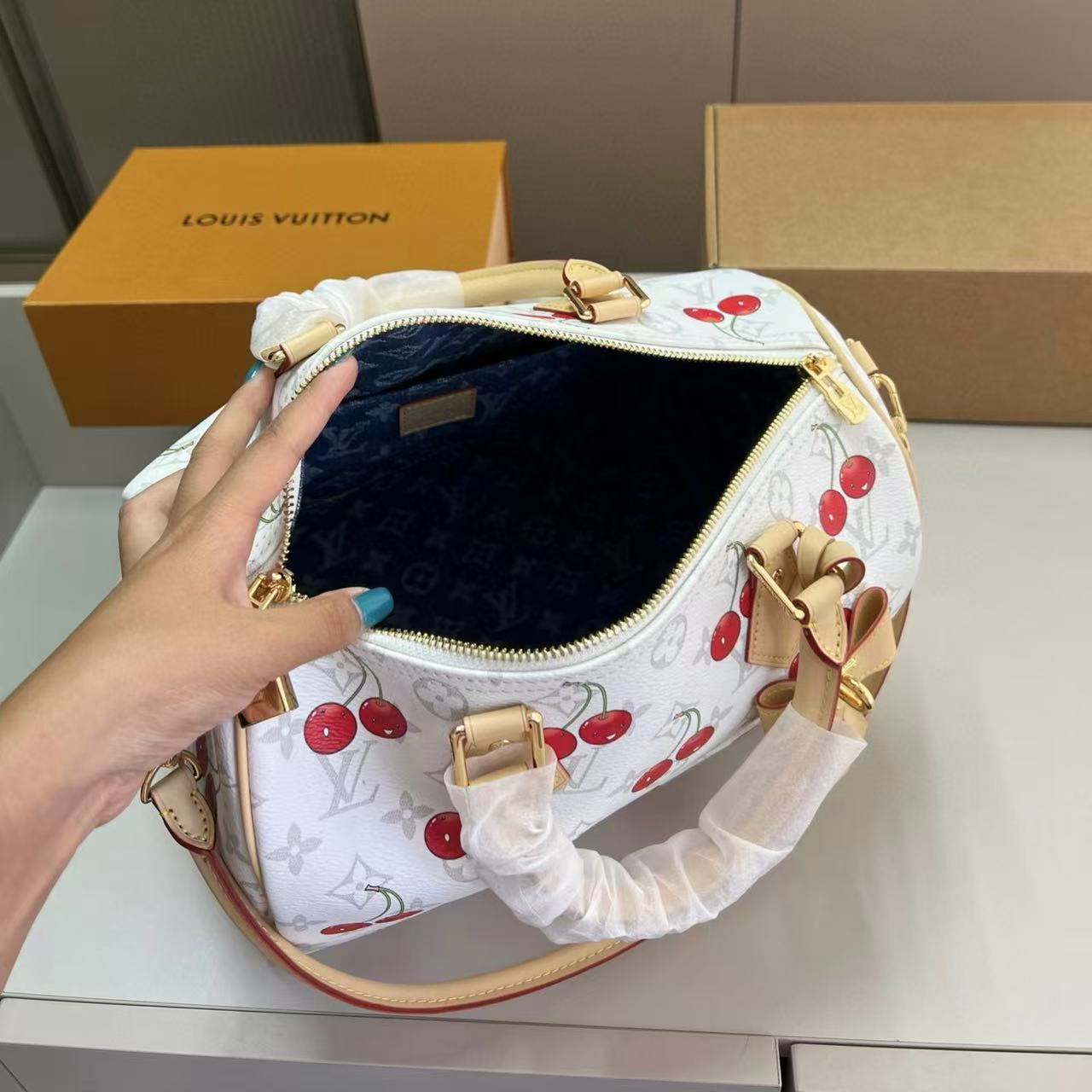 LVチェリーハンドバッグ【50％割引+送料無料】
