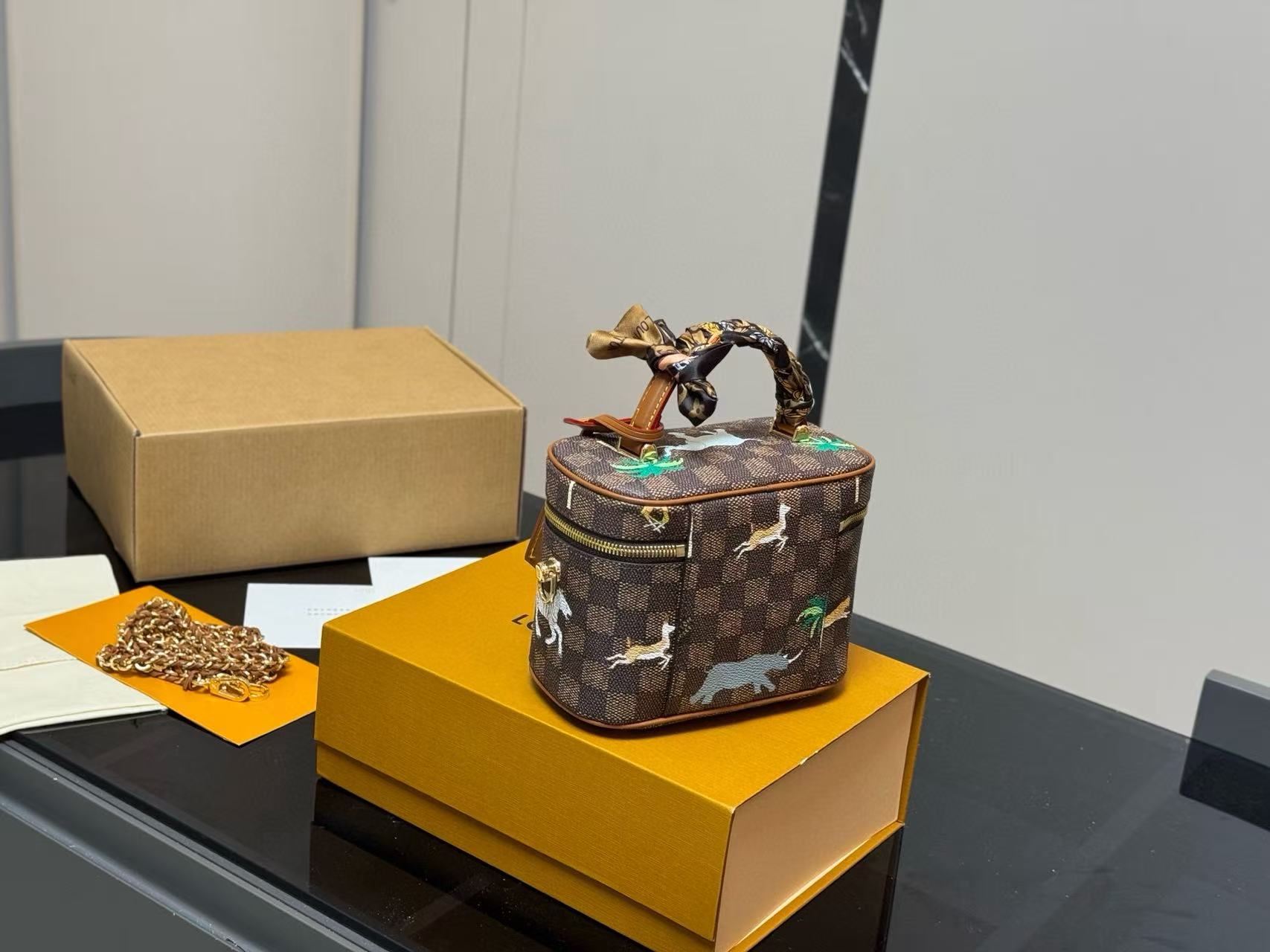 LV nice vanity化粧ポーチ【50％割引+送料無料】