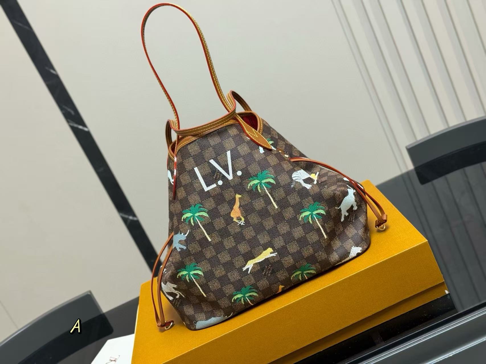 LV Neverfull動物のショッピングバッグ【50％割引+送料無料】