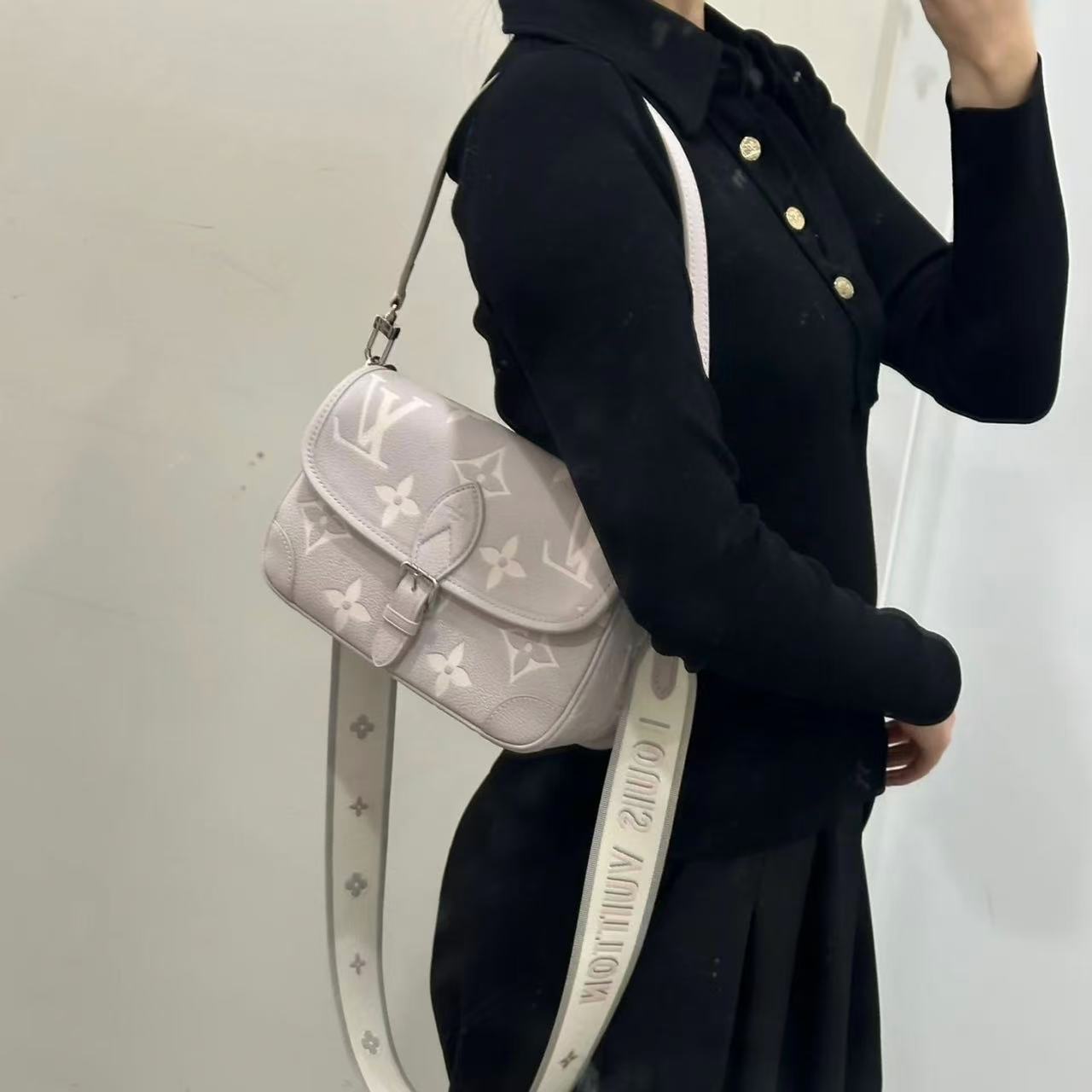 LV バゲット アンダーアームバッグ【50％割引+送料無料】