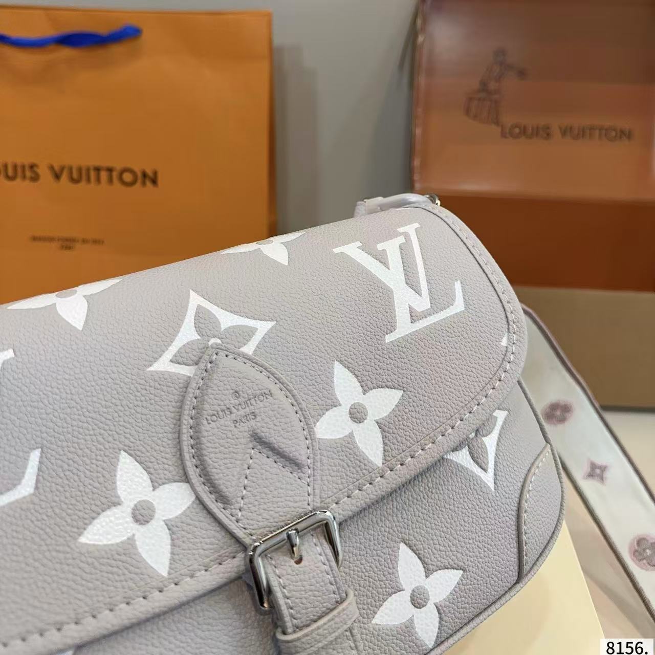 LV バゲット アンダーアームバッグ【50％割引+送料無料】