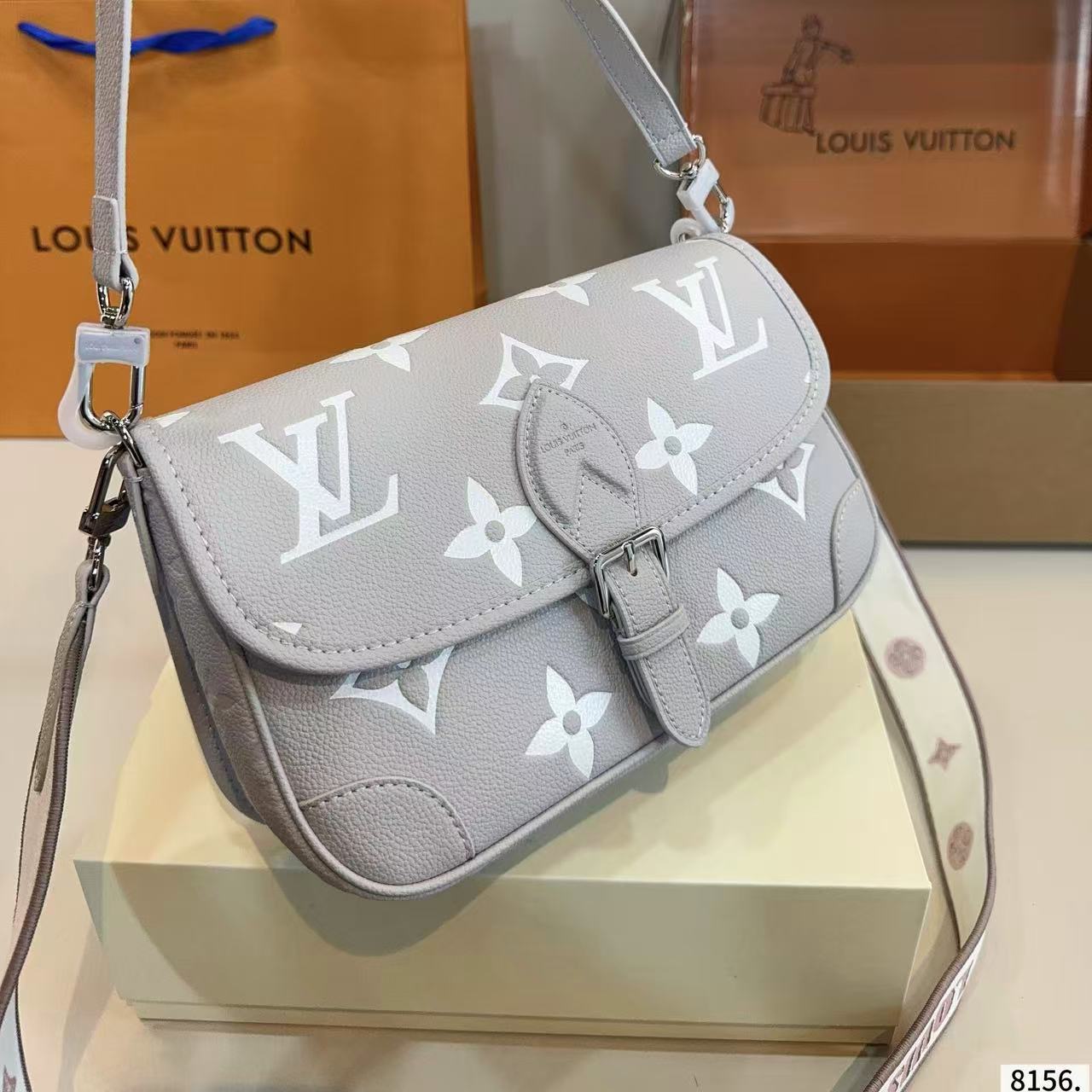 LV バゲット アンダーアームバッグ【50％割引+送料無料】