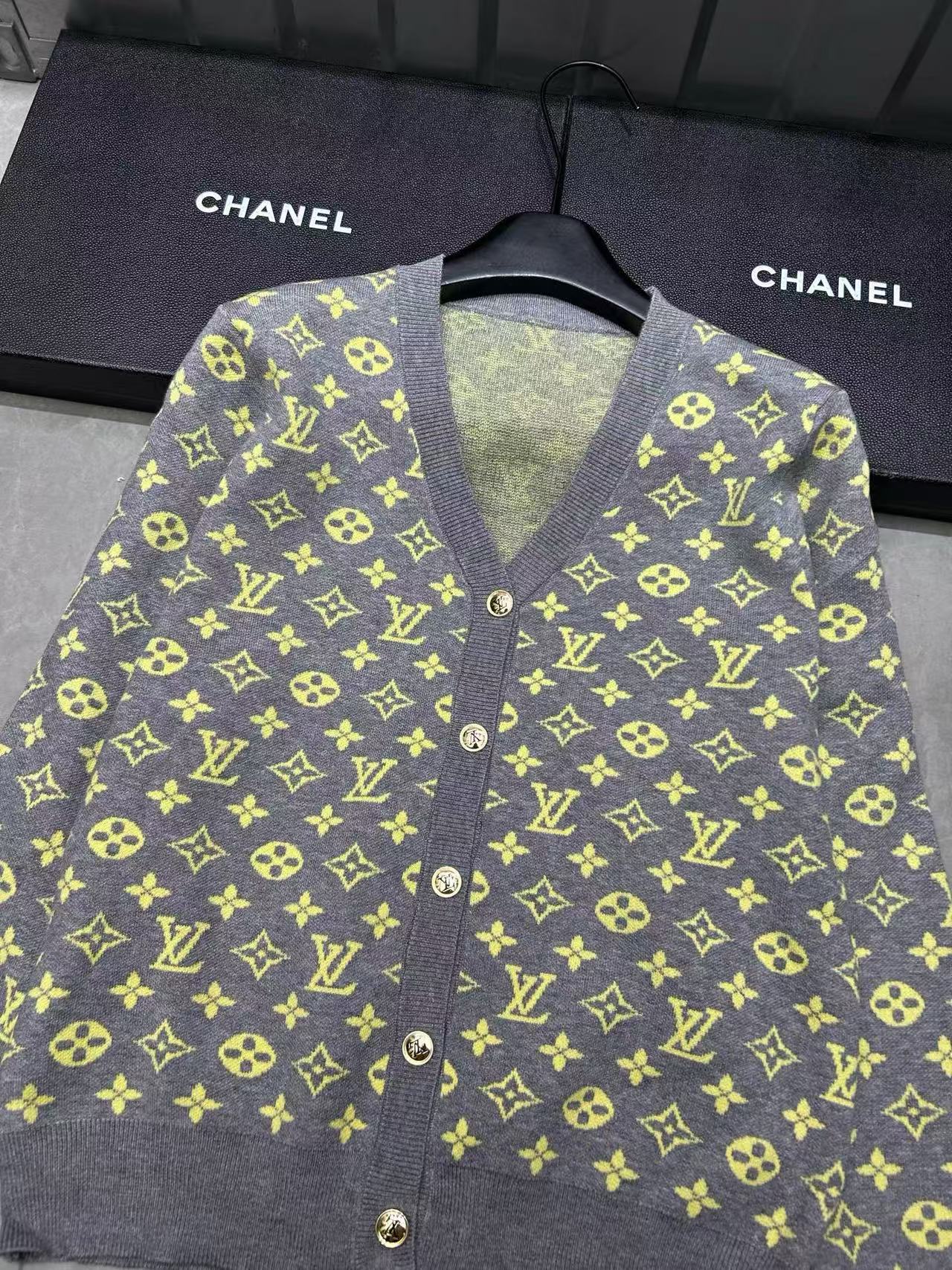 LVプリントウールカーディガン【50％割引+送料無料】