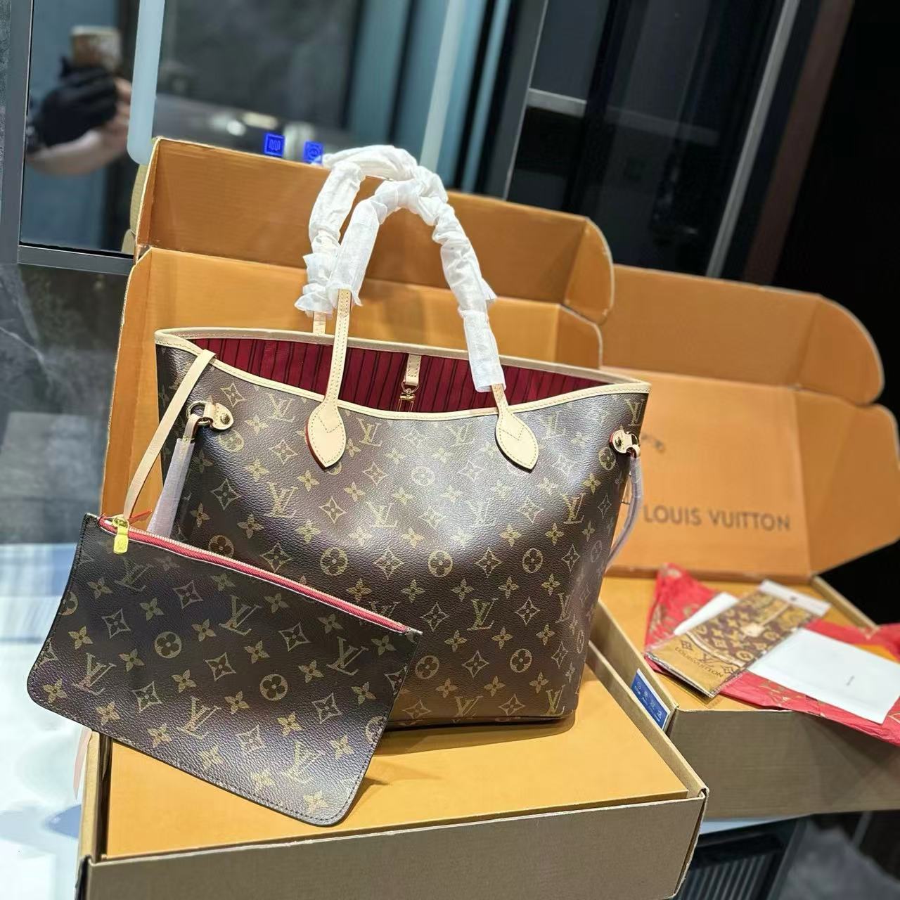 LVプリントのショッピングバッグ【50％割引+送料無料】